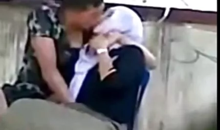 انگشتم را روی الاغ کلیپ سکس زن و شوهر همسرم گذاشتم