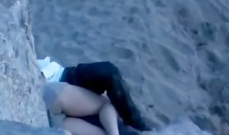 غریبه ها دختر را خجالت نکشیدند عکس سکسی و شهوانی